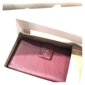 New with tags brand name Giani Bernini wallet.